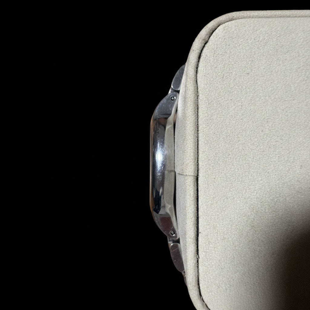 Raymond Weil Noemia - Side profile on black background